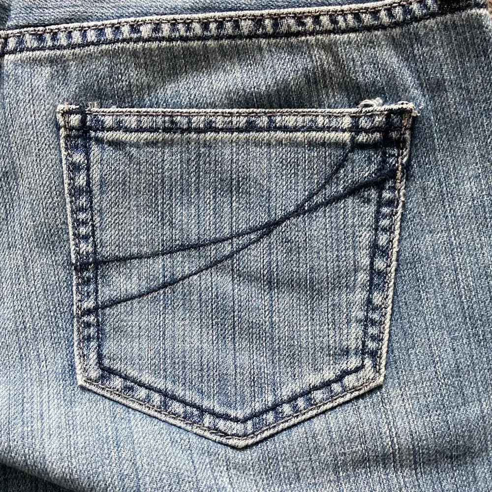 GAP Factory Curvy Low Rise Capris - Picture 5 of 12